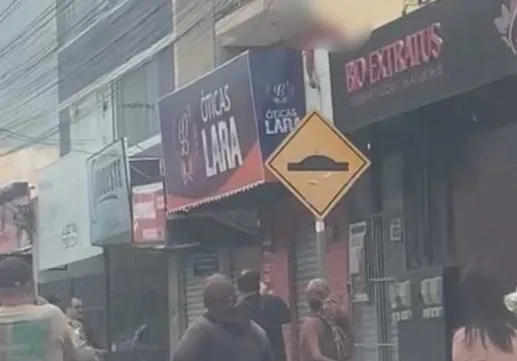 Homem ficou com medo de descer e ser preso