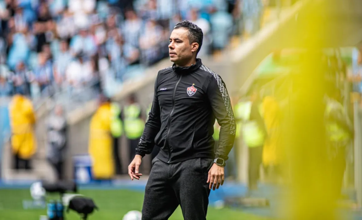 Jair Ventura, técnico do Vitória