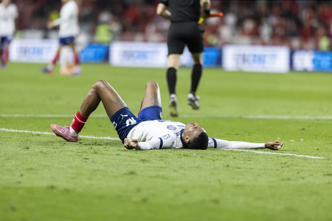 Bahia é beneficiado por empate entre Vitória e Botafogo