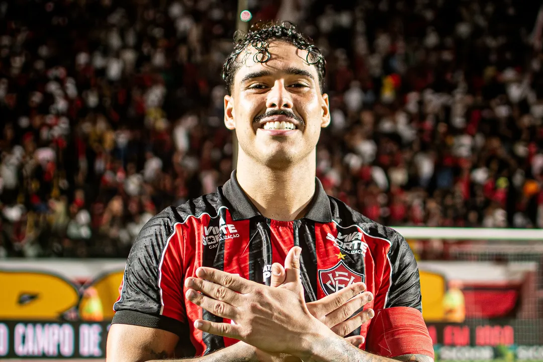 Lucas Halter, zagueiro e capitão do Vitória