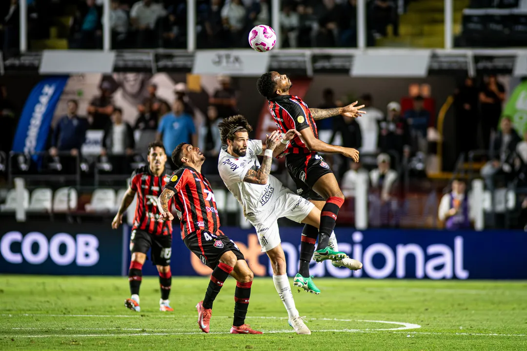 Vitória tem mais pontos e menos derrotas que em 2024 após 29 jogos