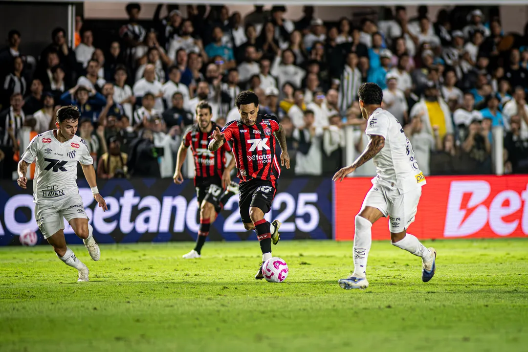 Matheuzinho voltou a marcar gol pelo Vitória