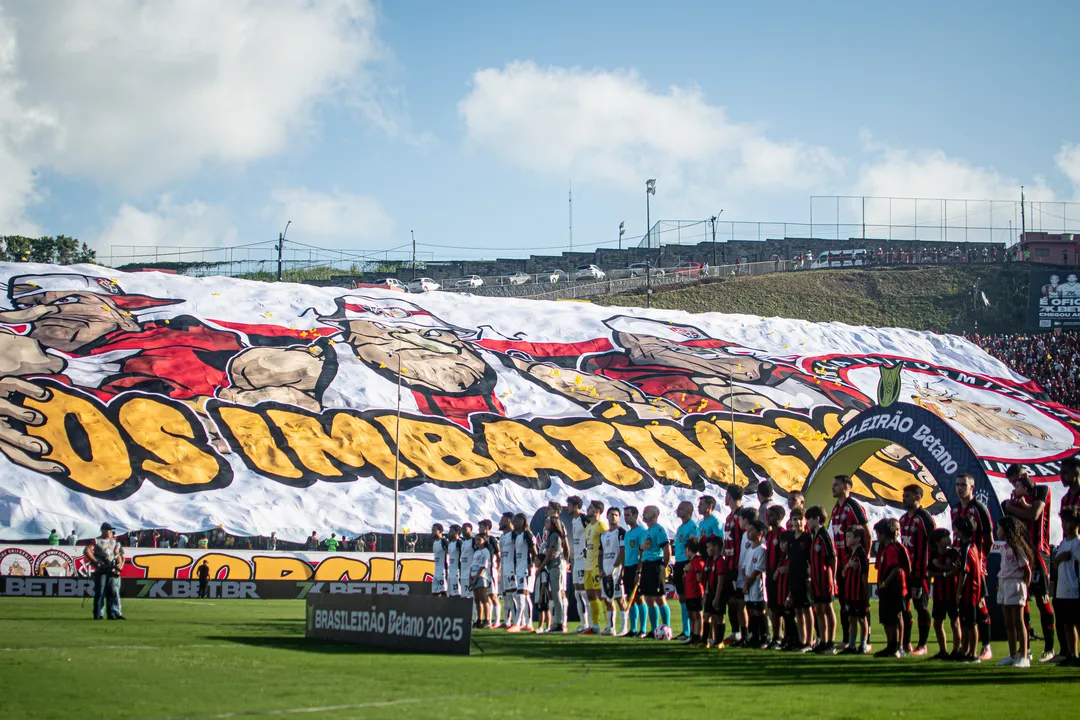 Internacional e Vitória se enfrentam no Barradão