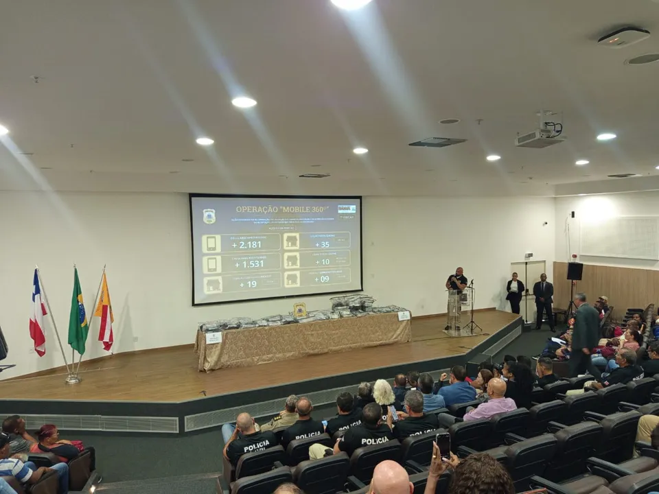 Secretário de Segurança Pública da Bahia detalha operação que recuperou celulares roubados e reforça que a compra de aparelhos furtados é crime.