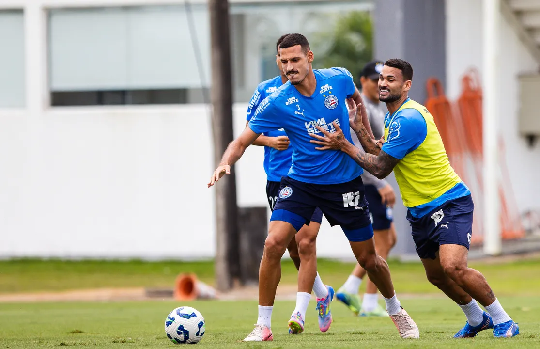 Gabriel Xavier e Willian José em treino do Bahia
