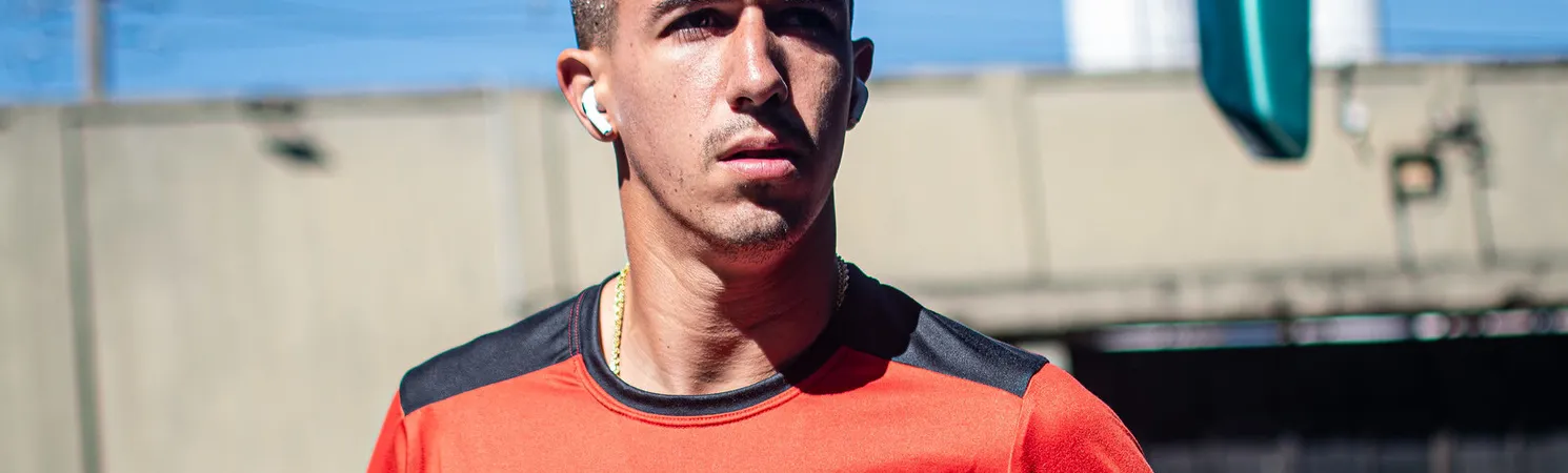 Aitor Cantalapiedra, meia-atacante espanhol do Vitória