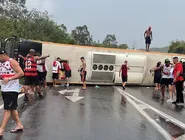 Romero comemora gol com Fausto Vera, Rodrigo Garro e Yuri Alberto ao fundo