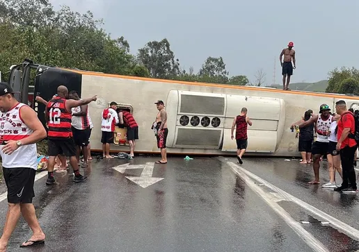 O elenco do Bahia decidiu entrar em campo e disputar a partida contra o Sampaio Corrêa