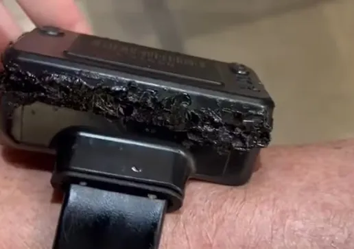 Em pé, o senador Marcelo Castro (MDB-PI), relator-geral do Orçamento conversando com parlamentares