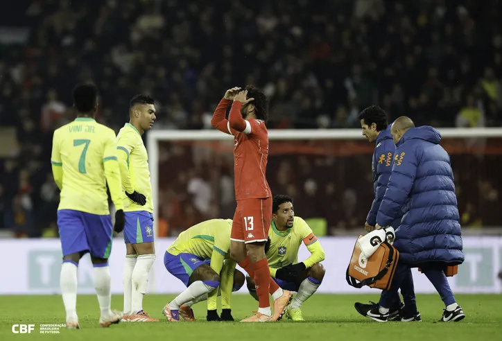 Brasileiros lamentam resultado contra a Tunísia