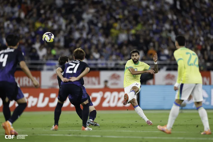 Paquetá começou como titular e deu belo passe para gol