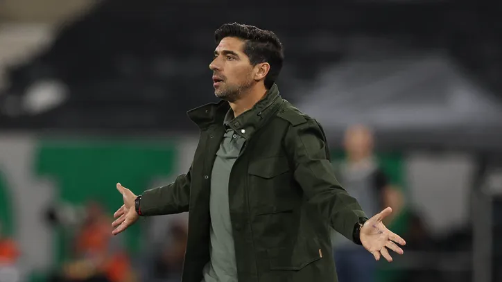 O técnico Abel Ferreira, da SE Palmeiras, segue fazendo história