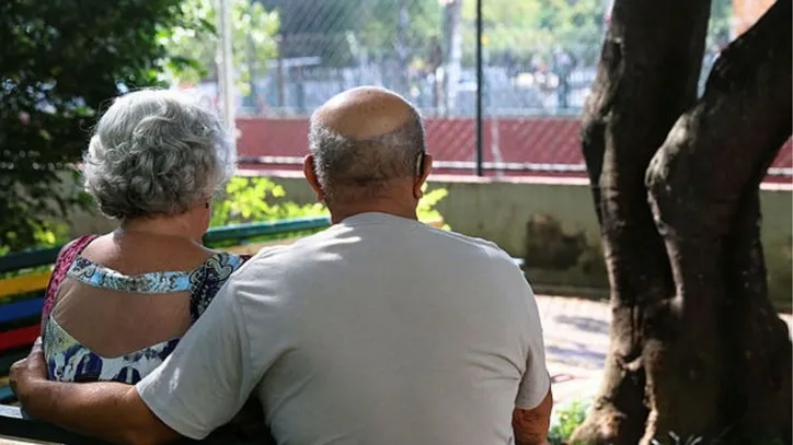 Casal de idosos