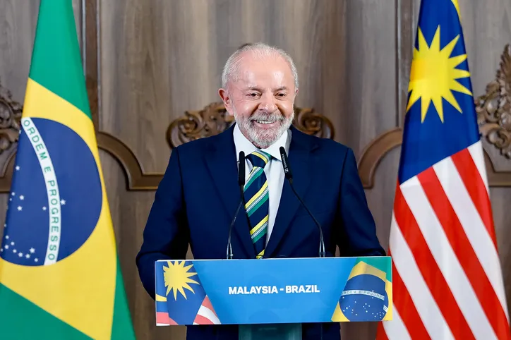 Lula no terceiro mandato querendo ir para o quarto