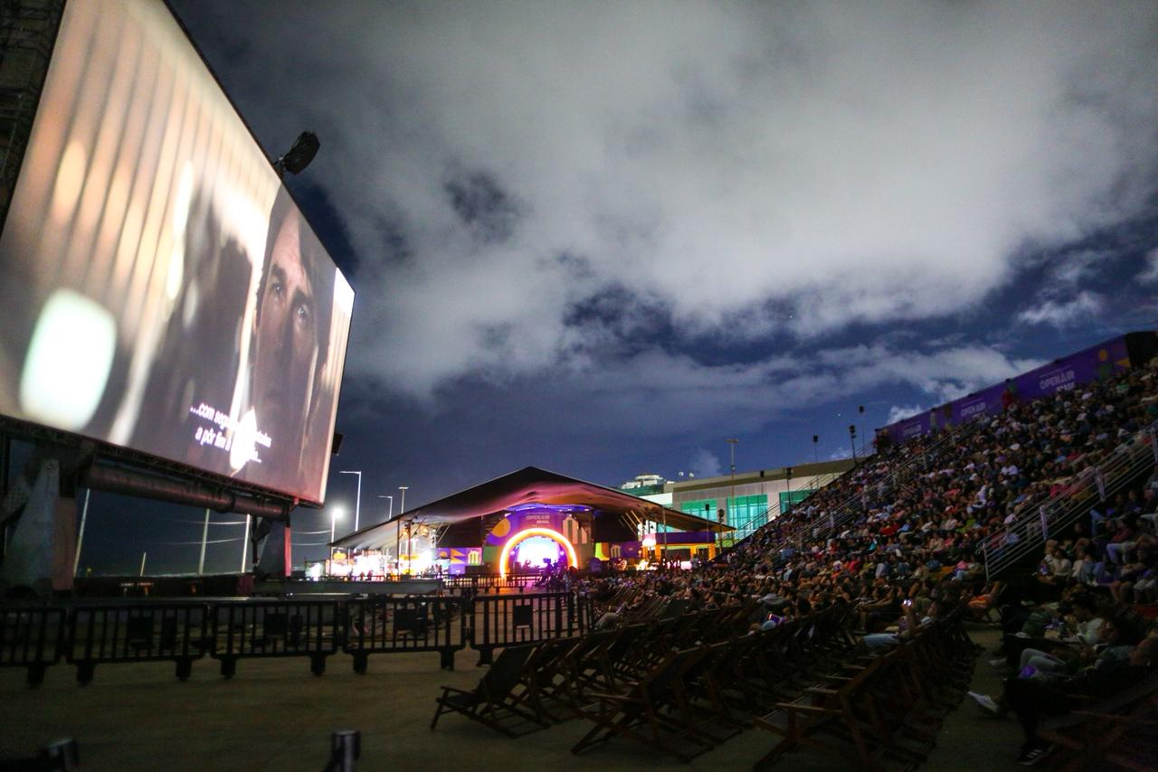 Entenda como funciona a tela do cinema gigante no Open Air Brasil