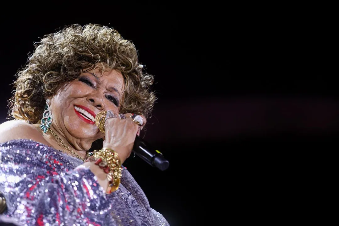 Com arena lotada, Marrom celebra raízes e revisita hinos em noite de gala