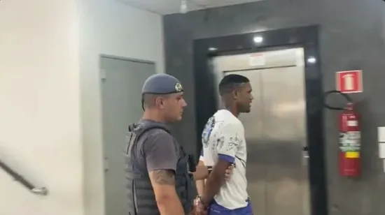 Imagem ilustrativa da imagem Agente de trânsito é morto ao tentar salvar mulher de agressão