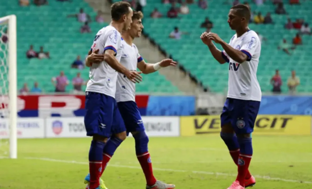 Thiago Ribeiro marcou dois gols com a camisa do Bahia