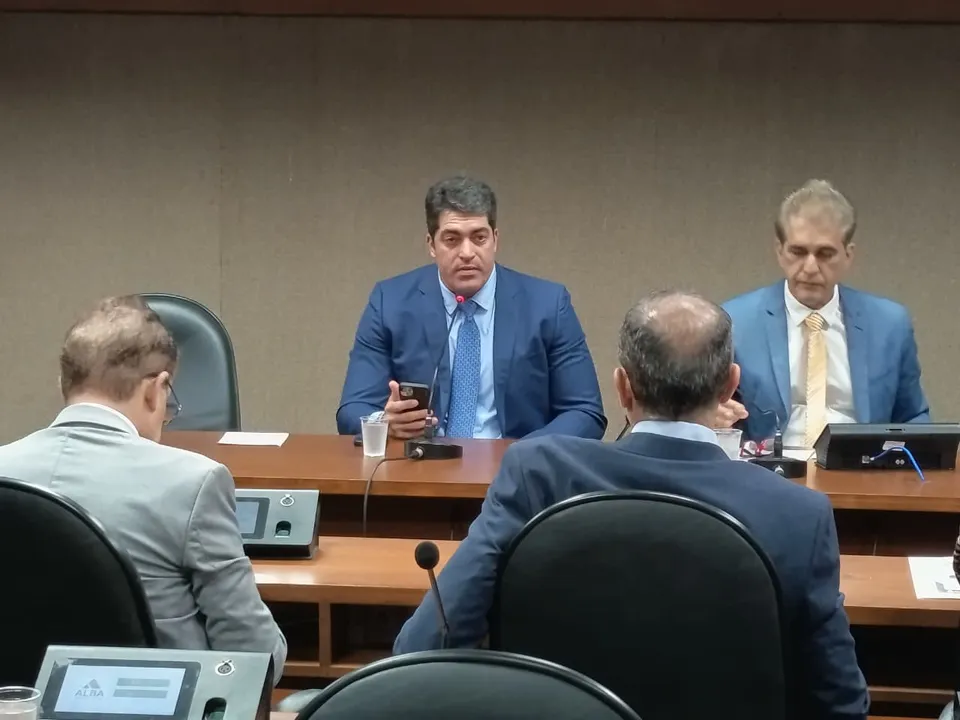 Deputado Otto Alencar Filho (PSD) durante sabatina na Alba