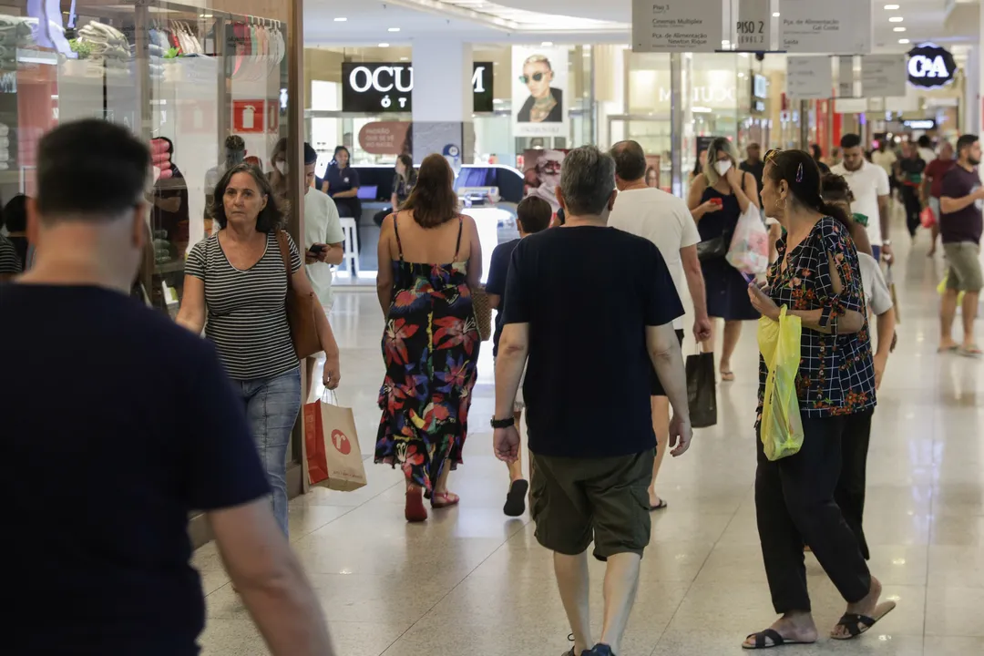 Derviços prestados às famílias, que cresceram 10,2%