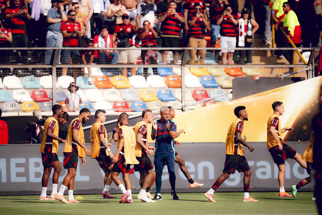 Jogadores do Flamengo no aquecimento para a final da Libertadores
