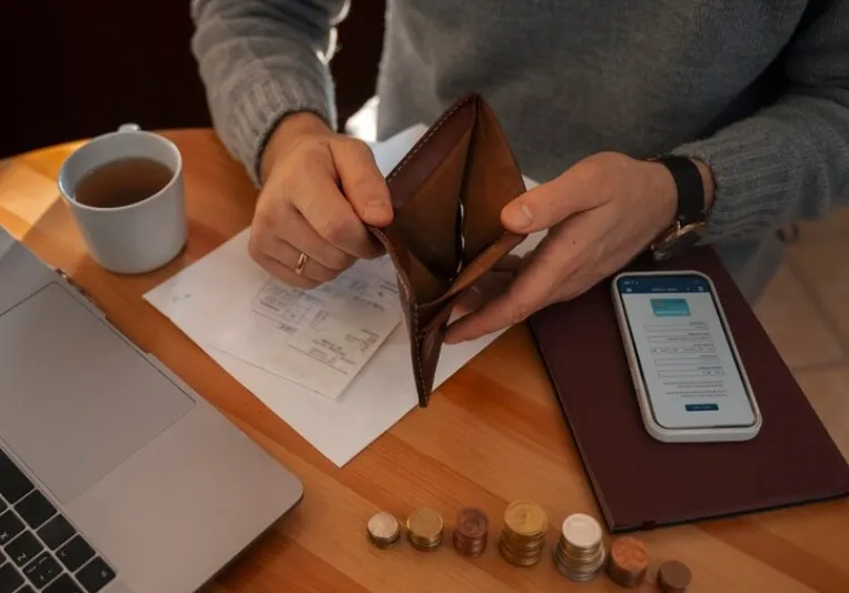 As investigações continuam para identificar outros possíveis lesados do golpe