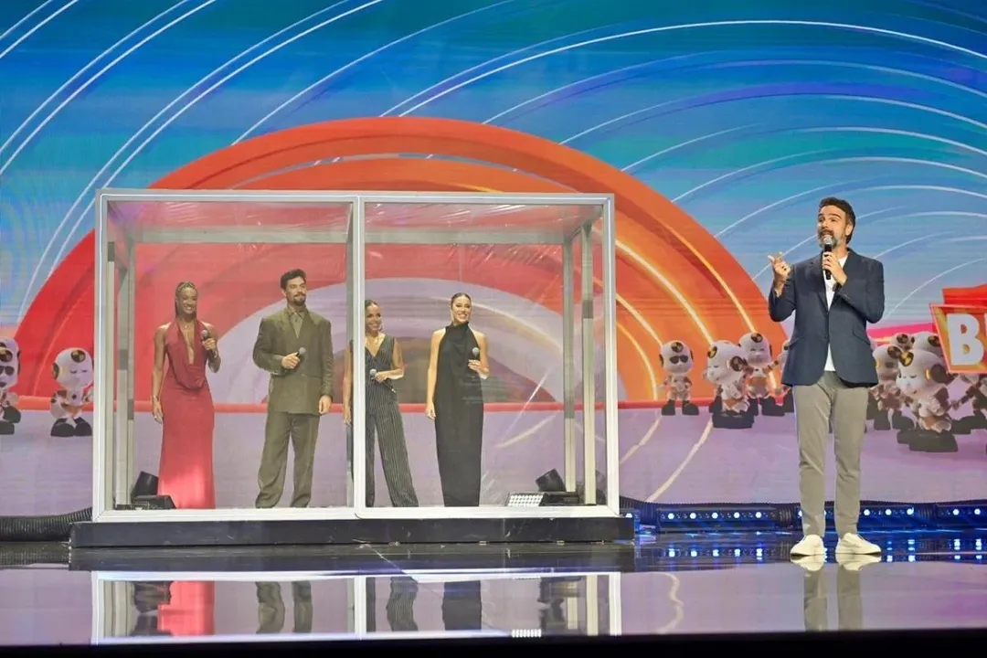 O anúncio foi feito por Tadeu Schmidt, apresentador do reality show