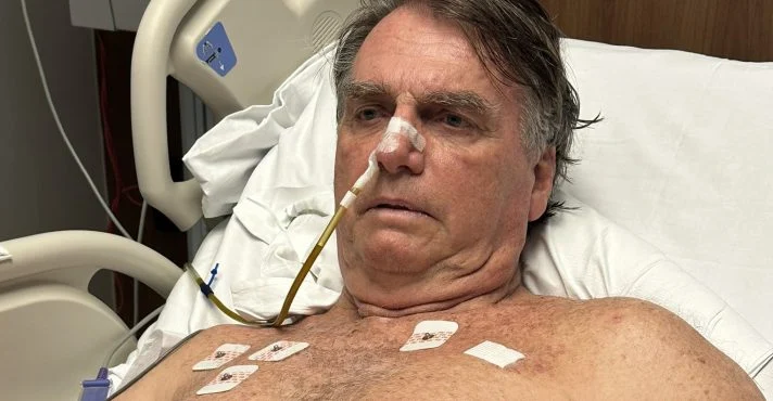O ex-presidente Jair Bolsonaro está internado desde o Natal