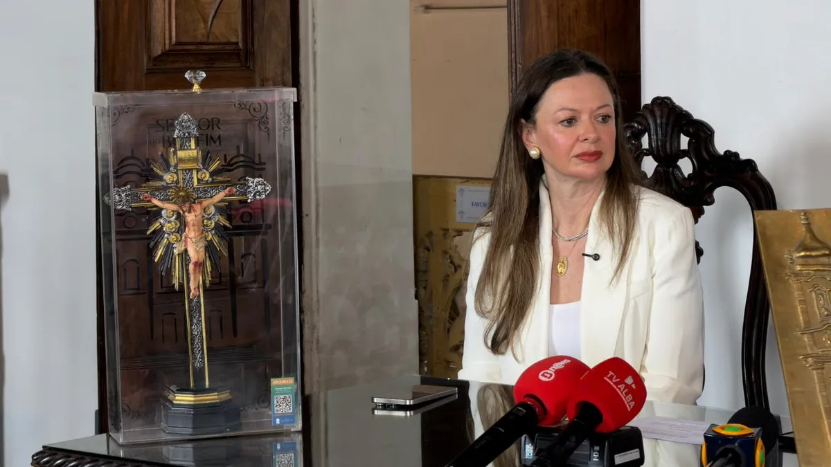 Isabela Suarez foi anunciada como juíza da festa