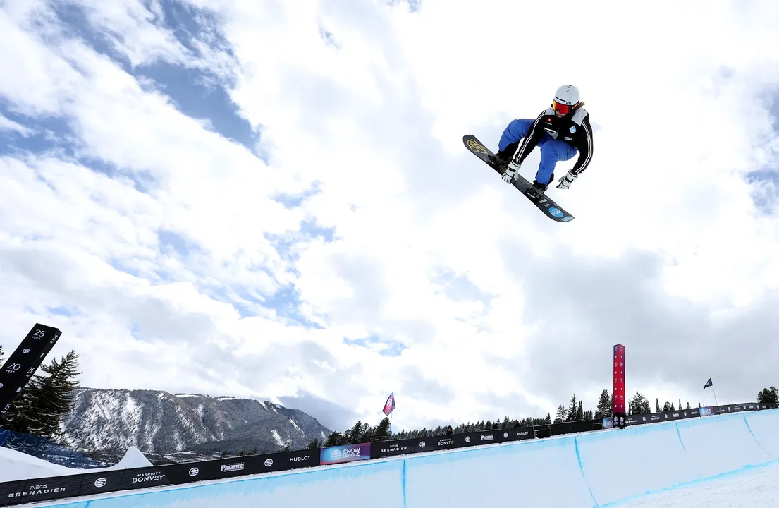 Pat Burgener conquista medalha inédita na Copa do Mundo de Snowboard