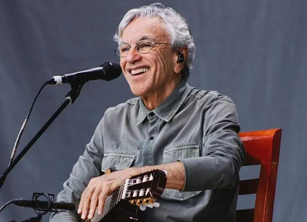 Ato liderado por Caetano Veloso acontece neste domingo, 14
