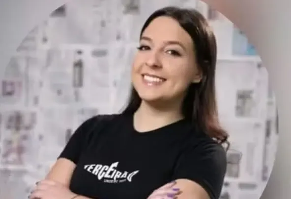 Sarah estava em um veículo que capotou por volta das 4h30