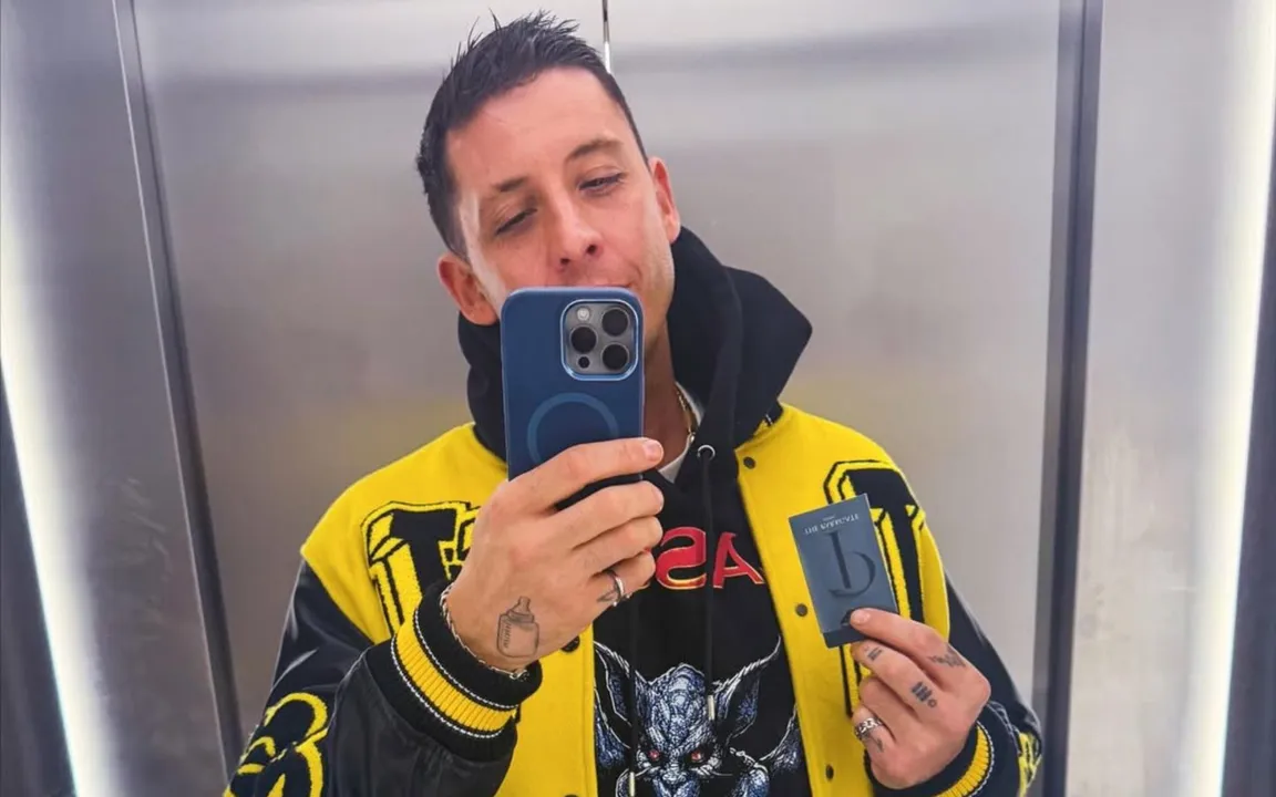 O artista foi detonado na web