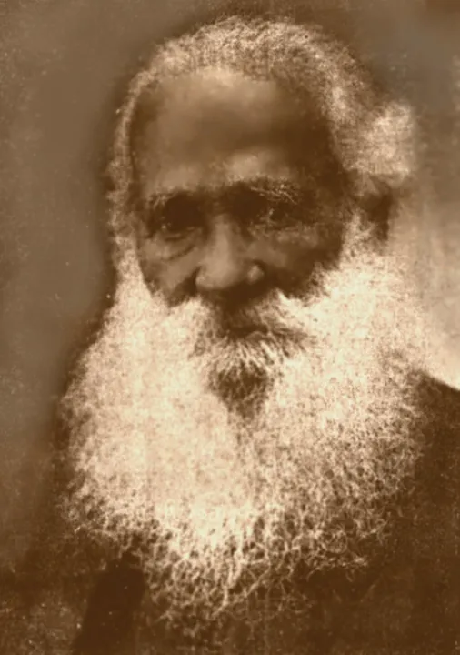 Professor Ernesto Carneiro Ribeiro nasceu em Itaparica em 1839 e foi mestre de intelectuais como Ruy Barbosa e Euclides da Cunha. Ele morreu em 1920