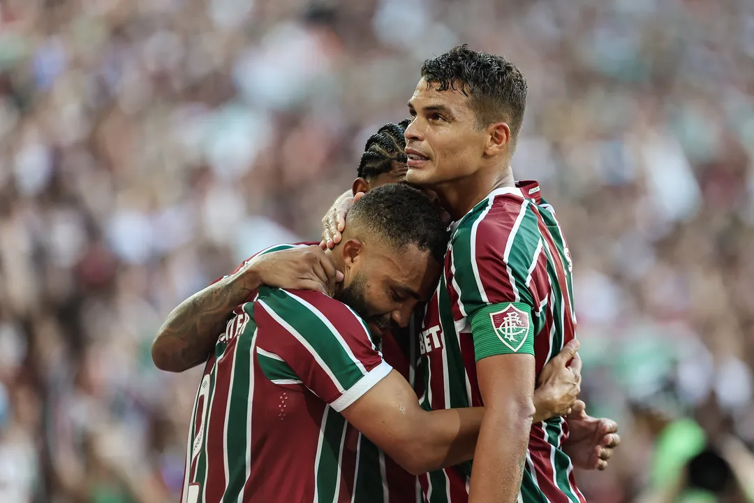 Thiago Silva comemorando gol pelo Fluminense
