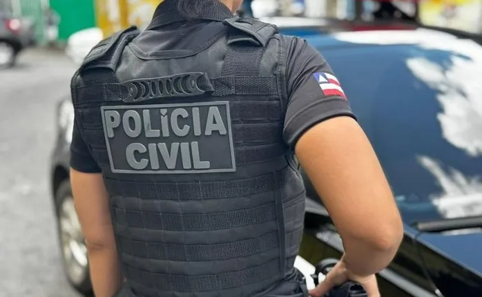 Casal preso com carro roubado