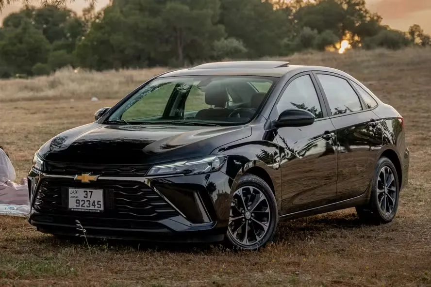 Produzido na China, o sedã volta a integrar a estratégia global da GM