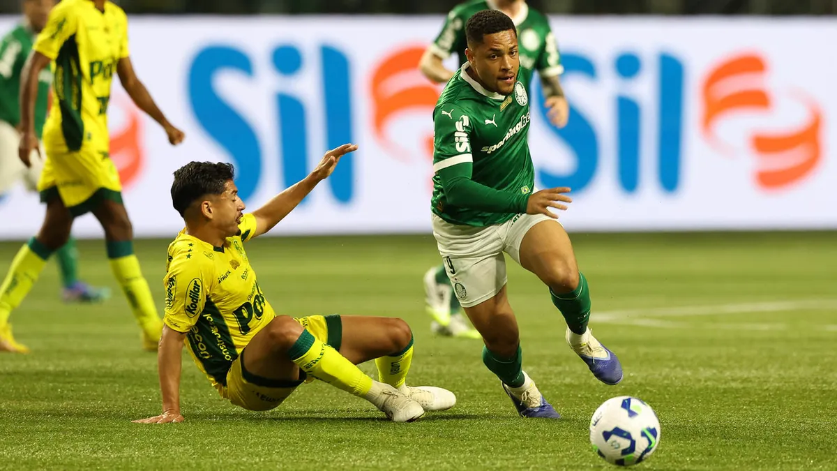 Palmeiras é um dos clubes que mantém gramado sintético