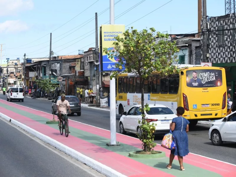 Imagem ilustrativa da imagem Colisão entre dois ônibus deixa passageiro ferido na Avenida Suburbana