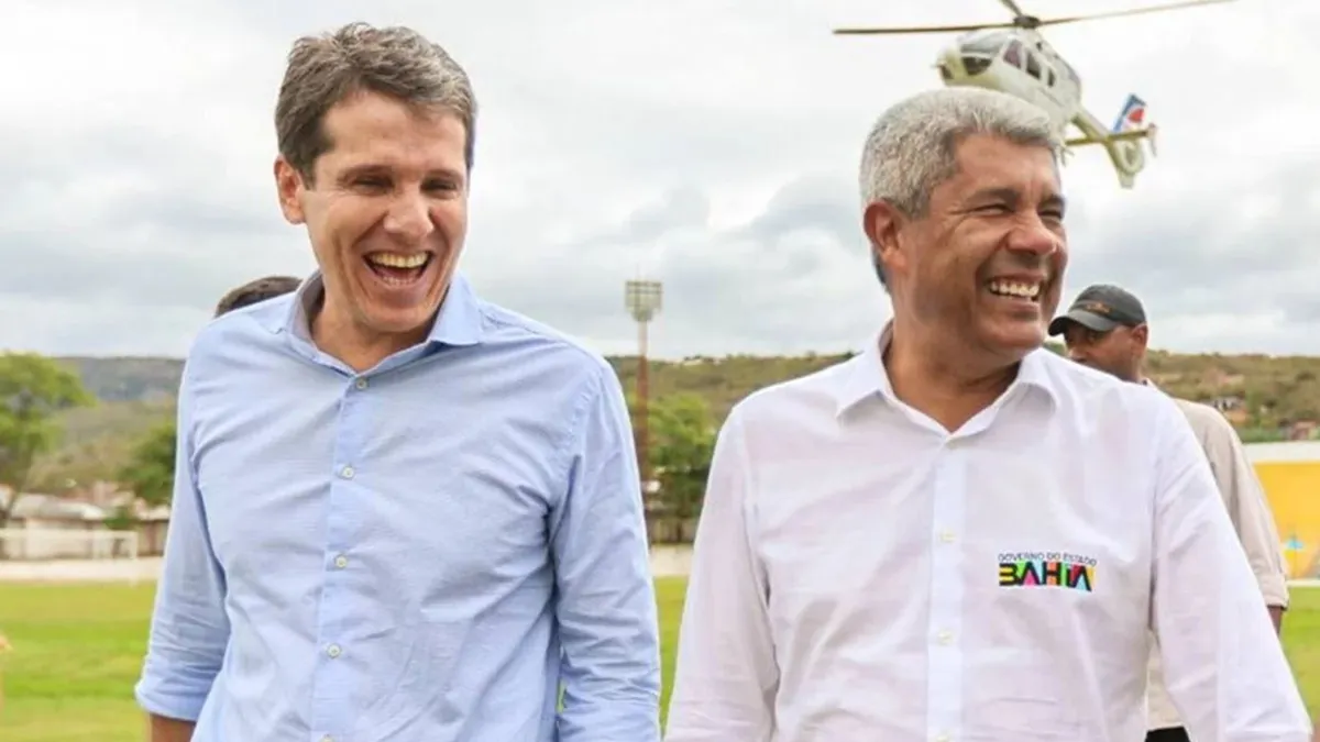 Jerônimo Rodrigues ao lado do prefeito de Jequié, Zé Cocá