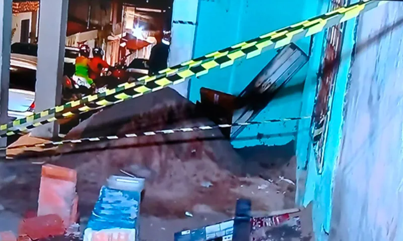 Imagem ilustrativa da imagem Criança morre em rede após ser atingida por pilastra de concreto