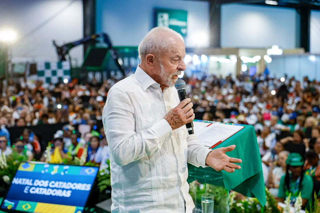 Lula critica política de intervenção dos Estados Unidos