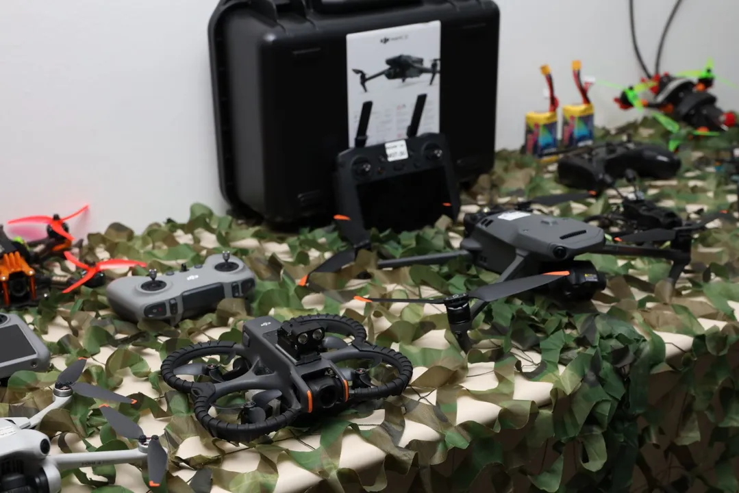 Drones utilizados no Curso de Operações com Aeronaves Remotamente Pilotadas (COARP), da Polícia Civil