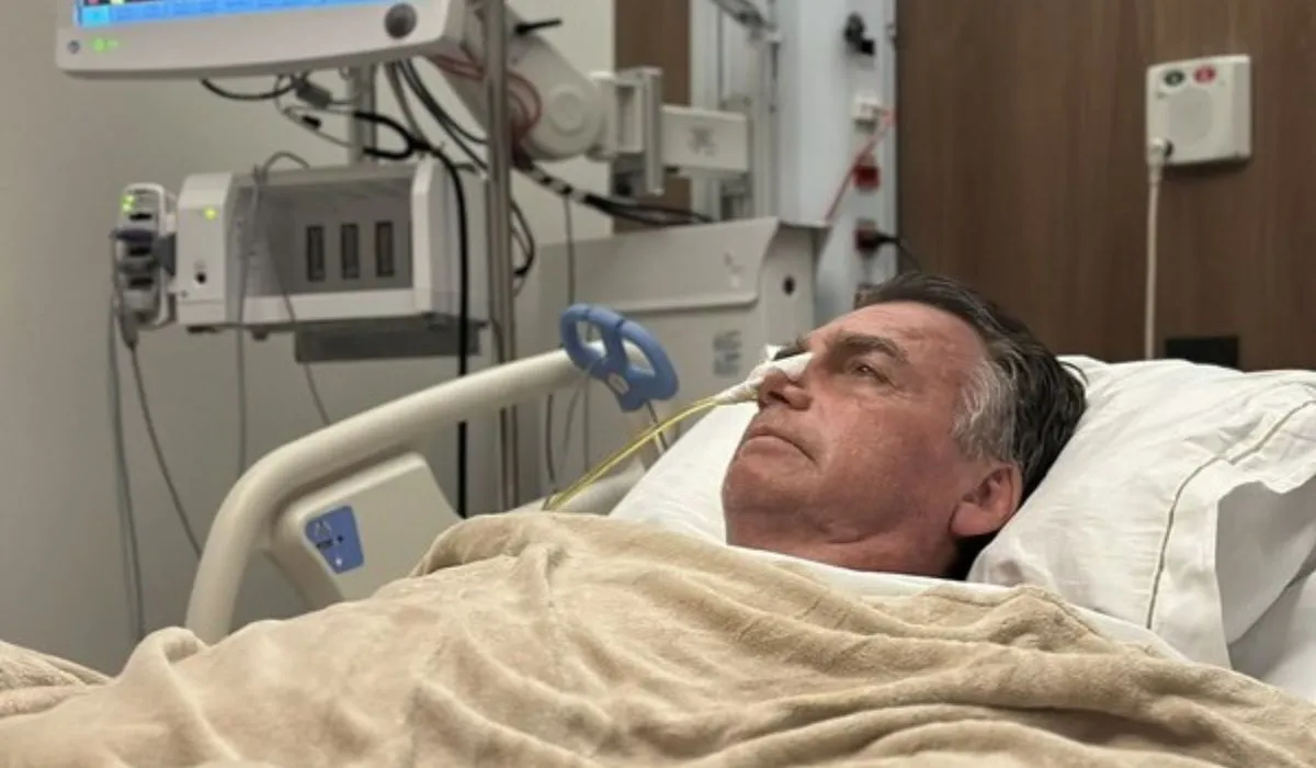 Imagem ilustrativa da imagem Defesa pede que Bolsonaro siga internado até decisão sobre domiciliar