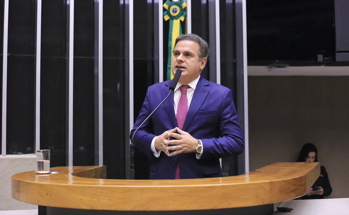 Deputado federal Jonga Bacelar (PL-BA) no plenário da Câmara dos Deputados