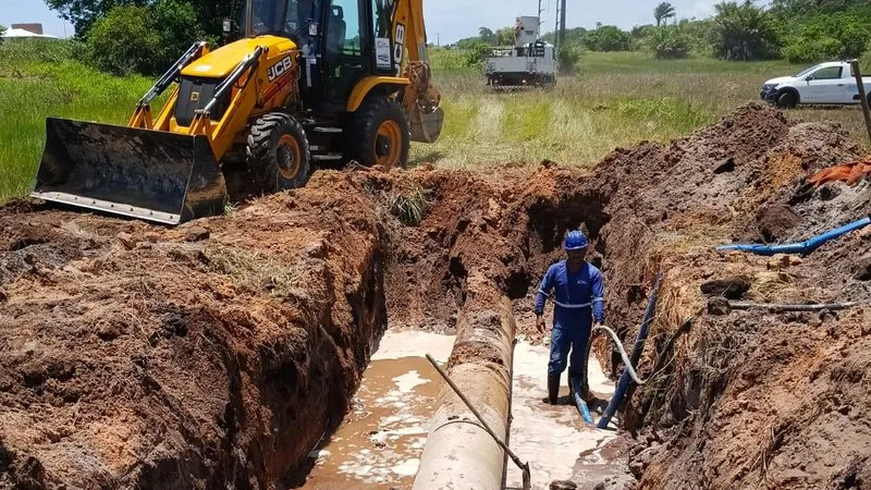 Rede adutora rompe e deixa região de Itaparica sem água