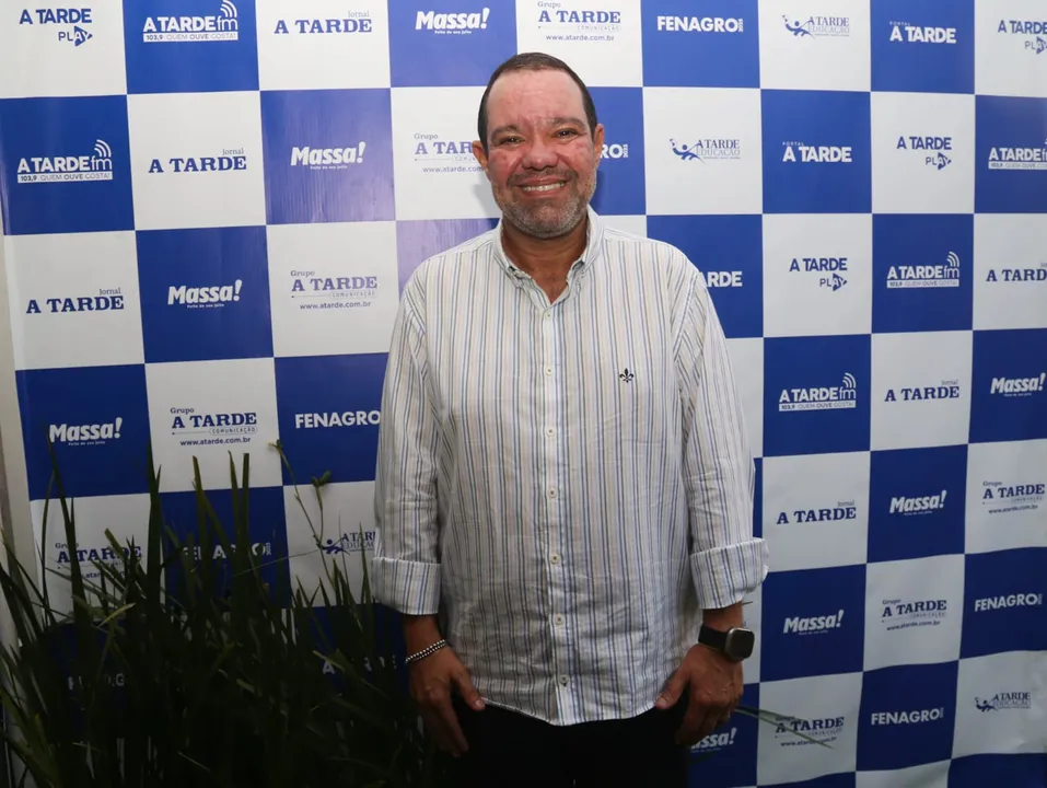 Diretor geral Max Passos