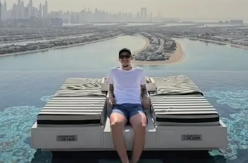 Pedro tem compartilhado nas redes sociais momentos das férias