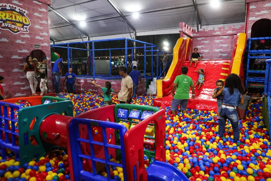 Parque Inflável da Plim Plim Brinquedos tem feito a festa da criançada