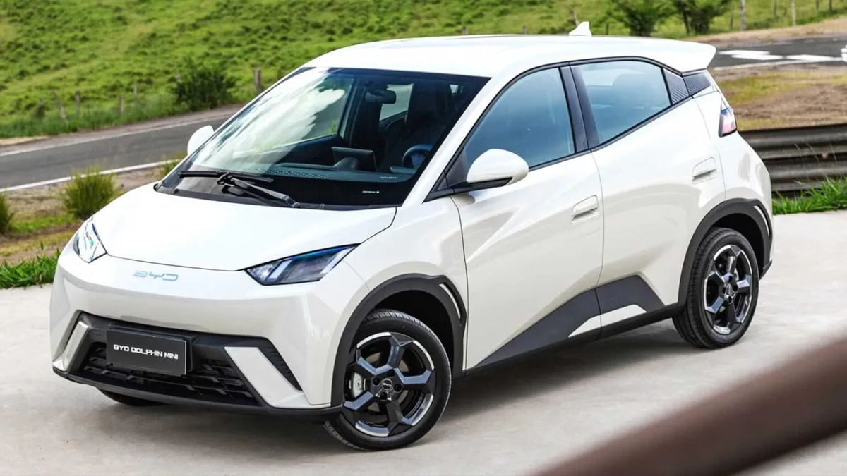 BYD Dolphin Mini segue sendo o carro elétrico mais vendido